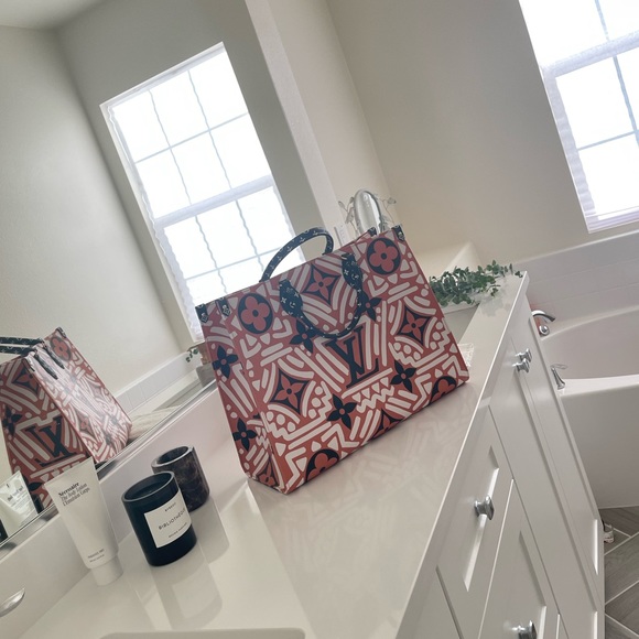 LV GIANT MONOGRAM CRAFTY - Picture 7 of 10